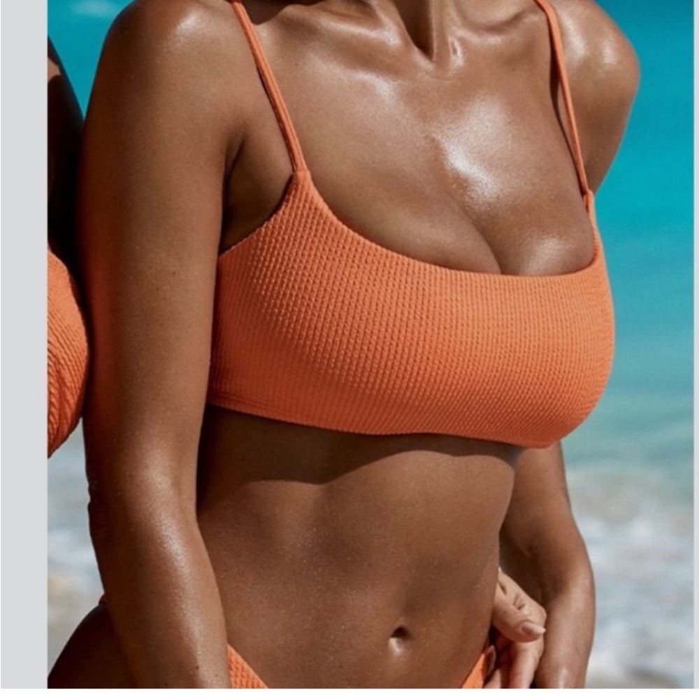 Monday Swimwear Bahamas Top Size L - Cantaloupe Crinkle